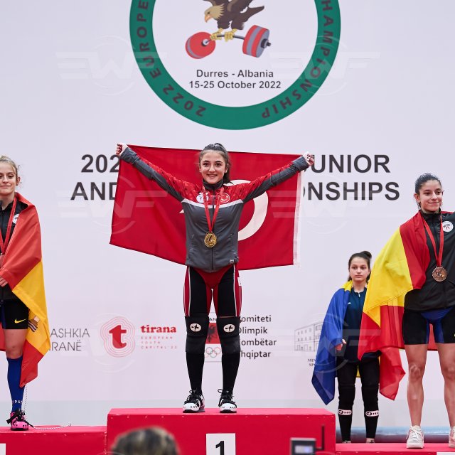 SNATCH_PODIUM_JR_W45A_1NC2759.jpg